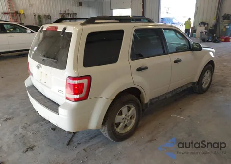 2010 Ford Escape Xlt z USA, uszkodzony, nr VIN 1FMCU9DGXAKD26418